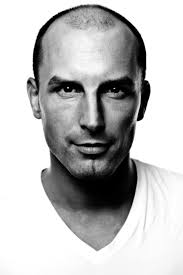 STAR DJ Mark Brain legt bei der Skate Night auf