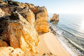 The algarve is the southernmost region of portugal, on the coast of the atlantic ocean. Op Vakantie Naar De Algarve Vogue Selecteerde De Beste Plekken