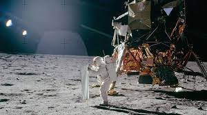 Perform a manned lunar landing and. Mondlandung Diese Firmen Profitierten Von Apollo 11 Wissen Sz De