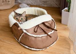 Helping canadians save money so they can live better. Sherpa Mocassin Shoe Cat Bed Met Veganistische Materialen Etsy Kattenbed Kat Accessoires Katten