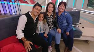 Tu cara me suena‏ @tucaramesuenaus 22 нояб. Rafael Araneda No Twitter Hoy Conoci A Pelusa Una Nina Maravillosa Por La Que Se La Jugaron Su Madre Germania Y Su Hermana Linda En Thewallchv Por Chilevision Gracias Por Tu Sorpresa