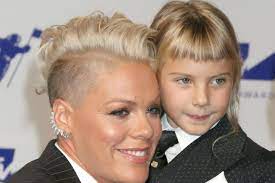 Pink's daughter, willow, sang along to her mom's song what about us at the mtv vmas 2017 pink's daughter is already embracing her punk rock side! Pink Tochter Willow Feiert 10 Geburtstag Gala De