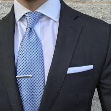 A Light Blue Tie Is A Must Moda Masculina Roupas Vestuario