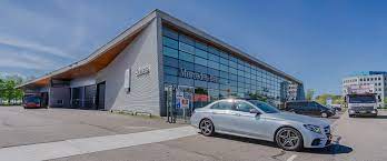 Currently pursuing his journalism degree from xavier's institute, he is a big fan of mclaren and their driver lando norris and daniel ricciardo. Gomes Noord Holland Officieel Mercedes Benz Smart En Fuso Dealer
