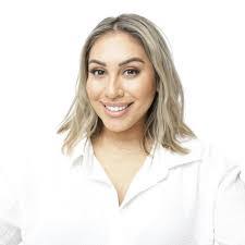 Amber Ohara's Instagram, Twitter & Facebook