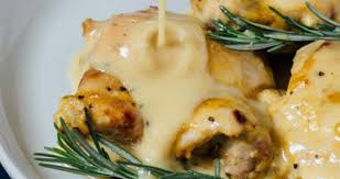 Recette Hauts De Cuisses De Poulet Moutarde De Dijon Et Sirop Erable Food Dinner Eggs Benedict