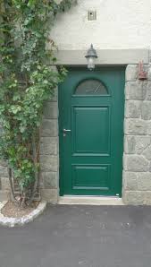 Pose D Une Porte D Entree Originale Couleur Vert Mousse Par Vincent Et Laurent Menuiserie Exterieure Menuiserie Pvc Menuiserie