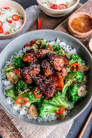 Teriyaki Hahnchen Mit Knackigem Asia Brokkoli Und Reis Rezept In 2020 Teriyaki Rezepte Lebensmittel Essen