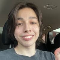 Eli Carranza's Instagram, Twitter & Facebook