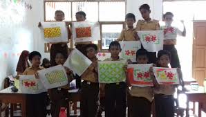 Kali ini ummu syahid merancang gambar motif batik tugas kelas 5 sd tema 3 oh iya nich. Batik Sekolah Islam Terpadu Bina Insani