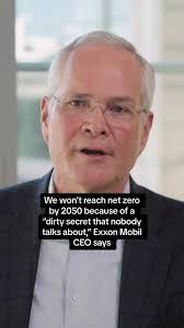 Darren Woods's Instagram, Twitter & Facebook