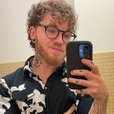 Genevieve Sutton (@_Genevieveee_)