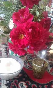 كاسة متة مع ورود جورية و الصورة من علوش الاسد Glass Vase Table Decorations Decor