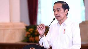 Jan sampe mudik gk boleh tp berkerumun di jkt boleh itu bukan pekerjaan presiden pak jokowi, kerjaan remeh begitu kasih aja ke anak buah bapak, bapak pikirkan dan kerjakan hal yang lebih besar, bapak ini presiden bukan lurah. Jokowi Calls Bipang Ambawang Eid Souvenirs Netizens It S Haram Sir