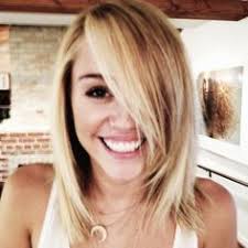 Miley Cyrus Medium Hair Blonde Miley Cyrus Hair Hair Styles Medium Hair Styles