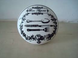 Bouton En Porcelaine Blanche Aux Couverts Anciens 5 50 Bouton De Porte Bouton De Meuble Mobilier De Salon