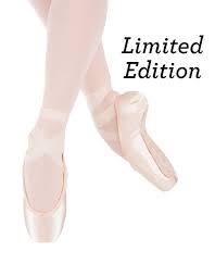 w s pointe shoe spotlight standard with short vamp