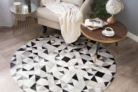 Kuhfell teppich silber cowhide rug grey silver x. Teppich Kuhfell Grau Schwarz O 140 Cm Patchwork Kurzflor Kirklar Beliani De