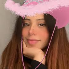 Nilsa Robles's Instagram, Twitter & Facebook