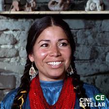Cine - María Elena Velasco Fragoso, actriz, comediante, cantautora,  bailarina, guionista y cineasta mexicana. Mejor conocida como "La India  María" durante más de 40 años. Su personaje de nombre "María Nicolasa Cruz",
