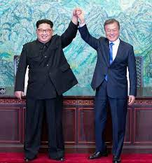 Even donald trump, arguably the one person outside north korea who might have been expected to shed light on the mystery. How Kim Jong Un Boosts His Height In Special Shoes To Look Taller Footwear News
