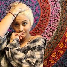 Not only mutter von paris jackson, you could also find another pics such as paris jackson und mutter, paris jackson bilder, paris jackson mother, mutter von michael jackson. Paris Jackson Sie Zeigt Ein Herzzerreissendes Bild Mit Ihrer Mutter Paris Jackson Jackson Paris