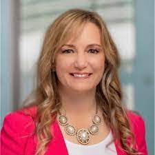 Traci Hatch's Instagram, Twitter & Facebook