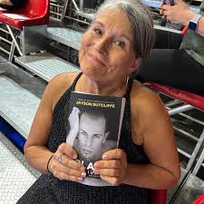 A real 'pinch me' moment.. Rimini 1985, my first worlds at 15yo.. My idols,  Scott Cohen and Tina Kneisley.. fast forward to 2024 WSG in Rimini and yes,  that's Tina holding my