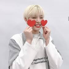 A Singing Star Keonheexseoho Eine Etwas Lustige Geschichte Kpop Mini Albums Boy Groups