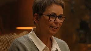 Claudine Mercier's Instagram, Twitter & Facebook