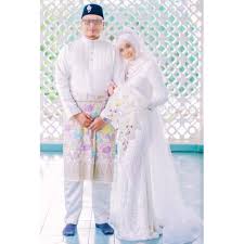 Ada wali nikah dari pihak perempuan. Baju Nikah Sewa Women S Fashion Bridal Wear On Carousell