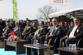Coş veda konuşmasında, bir nöbet değişimi söz konusu. Huseyin Avni Cos A Twitter Orman Haftasinda Arifiye Imam Hatip Ortaokuluna Cinar Agaci Diktik Basarili Ogrencilerimizi Odullendirdik Https T Co Htylmw5jag