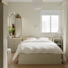La camera da letto ci costa sulle 5 mila! Gursken Camera Da Letto Completa 4 Pezzi Beige Chiaro Ikea It