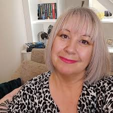 Trust No One: A suspenseful, completely addictive psychological thriller  from TOP 10 BESTSELLER Keri Beevis eBook : Beevis, Keri: Amazon.co.uk:  Kindle Store