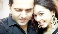 Liburan Bareng Tunangan, Bavhini Purohit Pemeran Radha 'Gopi' Umumkan  Pernikahan Tahun ini