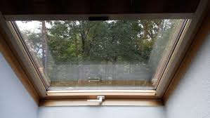 Plissees lassen sich flexibel am fenster montieren und verstellen. Wissenswerte Infos Plissee Fur Dachfenster Schrage Fenster Tipps