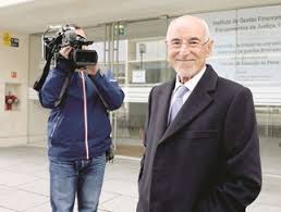 Daniel proença de carvalho sai da presidência da global media, na sequência do fim do seu mandato, e o administrador não executivo e acionista josé pedro soeiro assume o cargo, disse hoje à lusa fonte ligada ao processo. Procurador Envolve Proenca De Carvalho No Processo Fizz Portugal Correio Da Manha