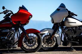 Why the road glide is better than the street glide. Harley Davidson Street Glide Or Road Glide Cycle World