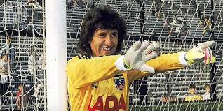 La aif les desea un feliz día a todos los arqueros y arqueras que participan de los torneos! Feliz Dia Del Arquero El Recuerdo De Daniel Moron Y Otros Grandes Porteros De La Historia De Colo Colo Hinchada Monumental