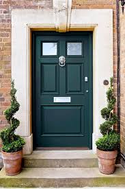 Tendance Le Vert Chasseur En 10 Photos Green Front Doors Painted Front Doors Front Door Paint Colors