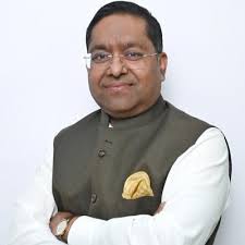 Foreign Secretary @HarshShringla met Dean of the Diplomatic Corps &  Ambassador of the Dominican Republic in India Frank Hans Dannenberg  Castellanos. Thanked him for his leadership of the diplomatic community in  India