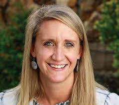 Nina Hackett's Instagram, Twitter & Facebook