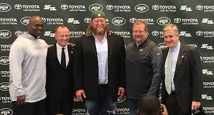 Es wurden bisher keine empfehlungen abgegeben. Dennis Waszak Jr On Twitter Nick Mangold With Todd Bowles Christopher Johnson Mike Maccagnan And Neil Glat Jets