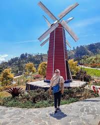 Bagi anda yang bingung mencari tempat wisata menarik, maka ancol merupakan pilihan yang tepat. Merapi Garden Boyolali Destinasi Wisata Hits Dengan Pemandangan Alam Gunung Merapi