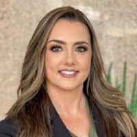 Denise Farr's Instagram, Twitter & Facebook