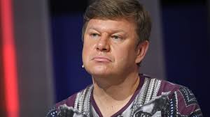 Эту трансляцию зрители запомнят надолго благодаря спору между спортивным комментатором. 8bnpx2fjgw5 M