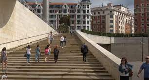 Durante la noche, habrá cielos nubosos con lluvias débiles con temperaturas cercanas a. El Tiempo En Bilbao