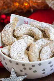 Austrian vanilla crescent cookies (vanillekipferl) krista · 16. Vanillekipferl German Vanilla Crescent Cookies Plated Cravings
