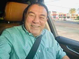 Buenos días mis amigos, ya rumbo a mi querido San Miguel, les comparto este  hermoso amanecer, gracias a Dios nos ha dado un nuevo día. Gracias por  acompañarme siempre, hace poco célebre