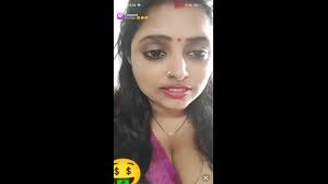Beautiful Bong Jhumpa Boudi Big Boobs and Pussy Spread on Chamet Live -  Mydesi